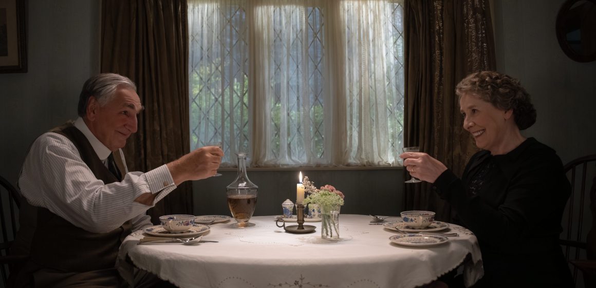 4226_D044_00582_R

Jim Carter stars as Mr. Carson and Phyllis Logan as Mrs. Hughes in DOWNTON ABBEY: The Grand Finale, a Focus Features release.

Credit: Rory Mulvey / © 2025 FOCUS FEATURES LLC